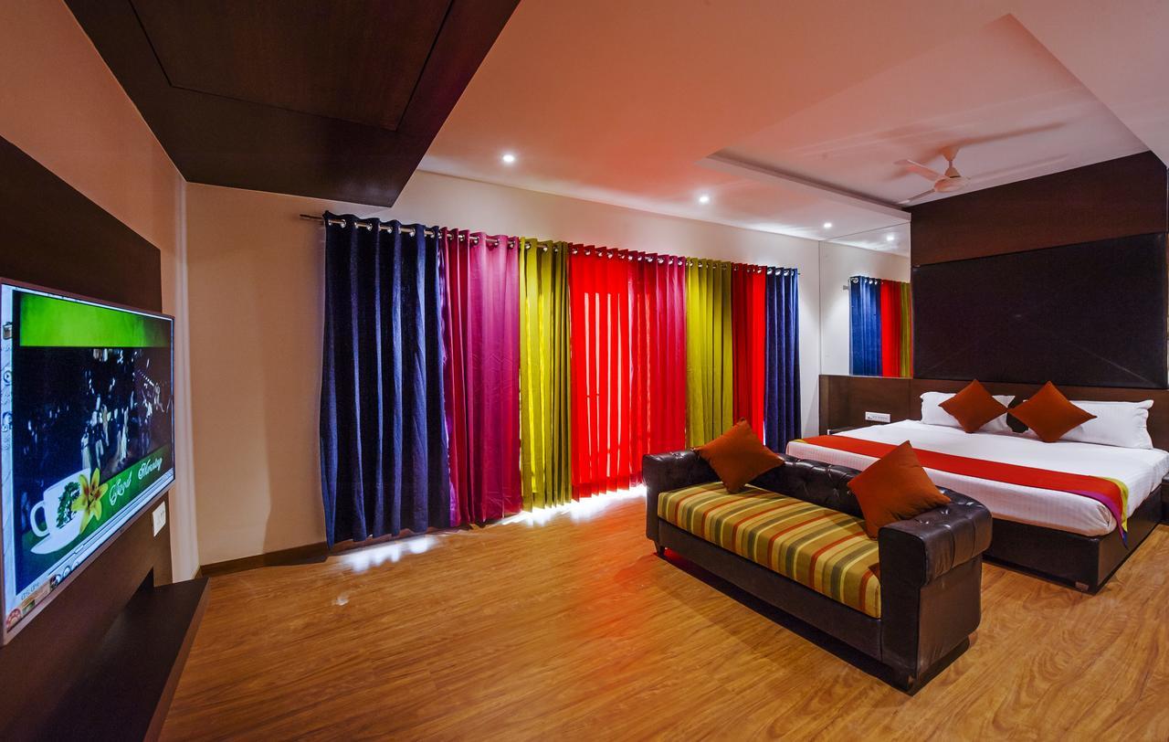 Hotel Atharva Удджайн Экстерьер фото