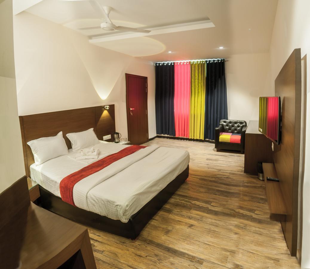 Hotel Atharva Удджайн Экстерьер фото