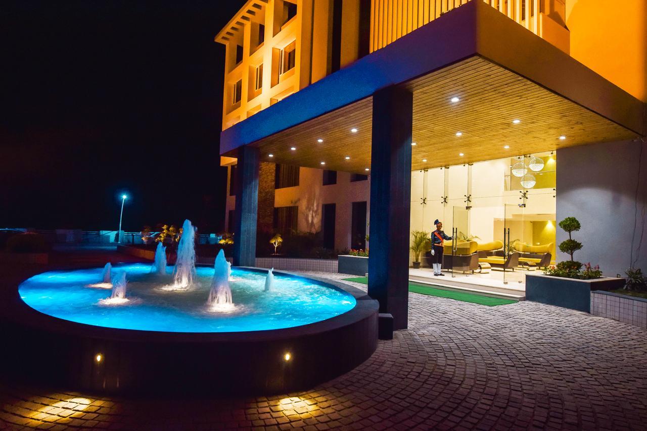 Hotel Atharva Удджайн Экстерьер фото